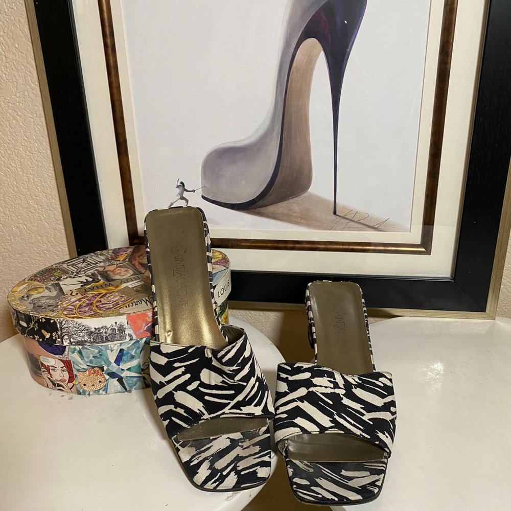 Vintage Yves Saint Laurent black and white geometic print slides 7.5